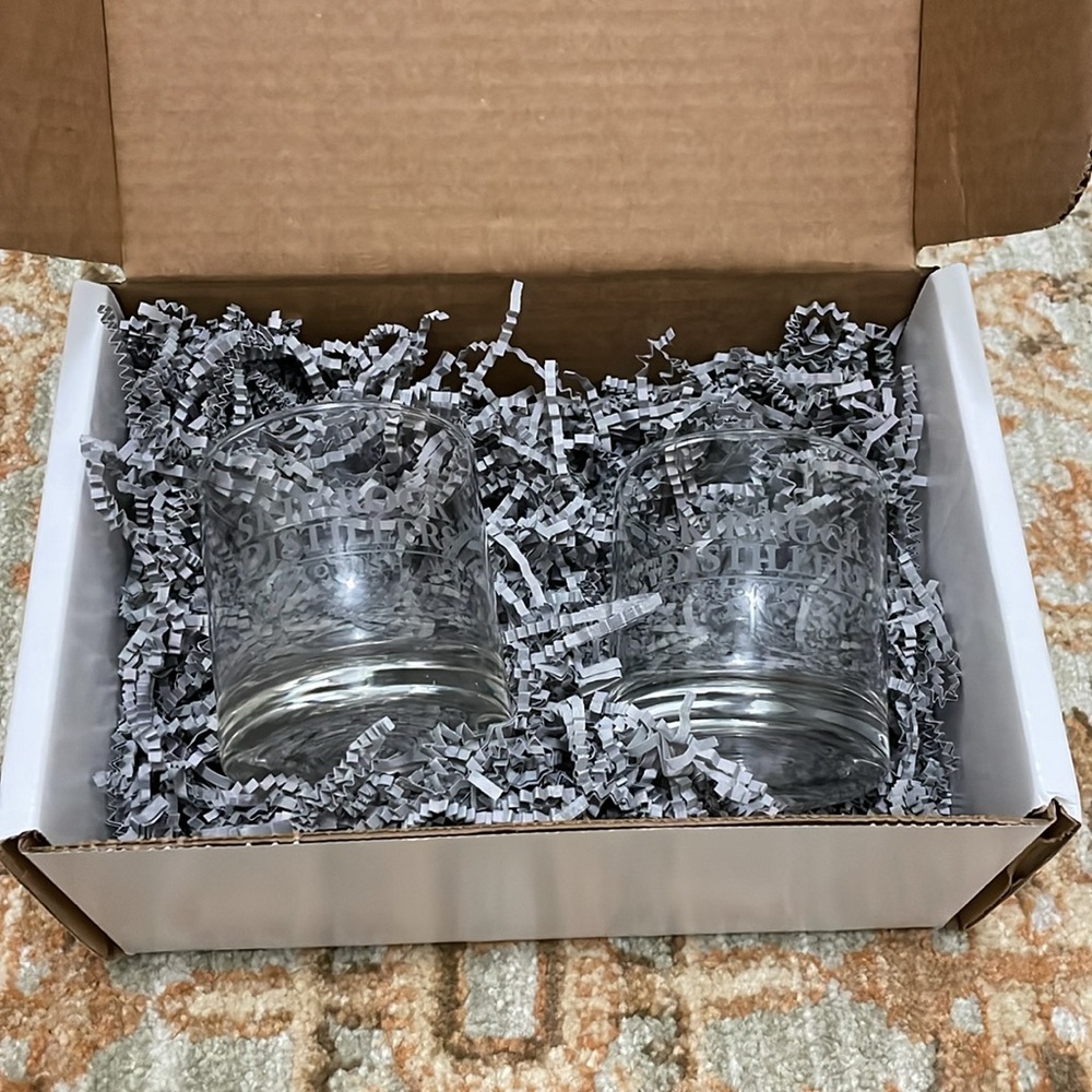 Vintage Skip Rock Distillers Set of 2 Whiskey Drinking Glasses In New Condition